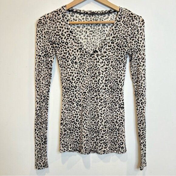 Leopard Print Animal Print Long Sleeve V-Neck Tee Shirt - Picture 1 of 3